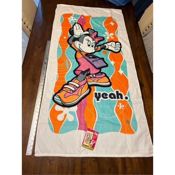 Vintage Minnie Mouse Disney Beach towel NWT - Picture 1 of 5